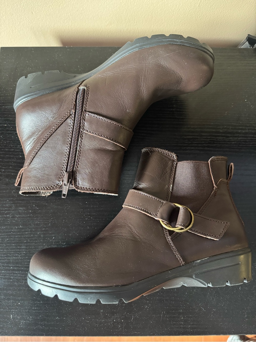 Sketcher’s Relaxed Fit Air-Cooled Memory Foam Brown Ankle Boots - Picture 3 of 6